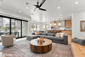 Modern Oasis at Desert Color (by Ember Stays)